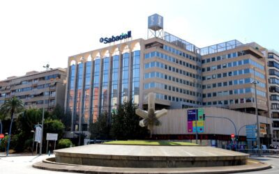 Activistas de Banca Armada denuncian las inversiones del Sabadell en armas nucleares ante sus accionistas